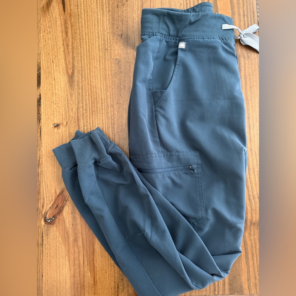 Figs jogger scrub pants Zamora Dark harbor XS Tall